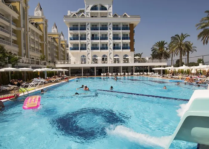 Palm World Resort & Spa Side